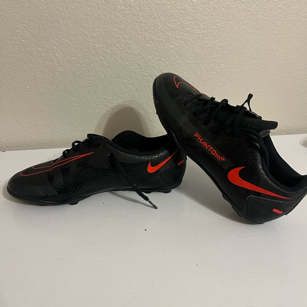 Nike Phantom Men's Black and Orange Soccer Shoes